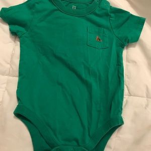Boys 12-18 mos Gap Bodysuit green